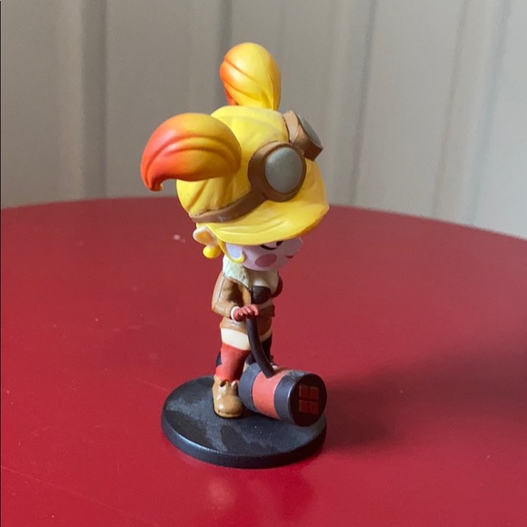 Cryptozoic Lil DC Bombshells Harley Quinn - Picture 3 of 4